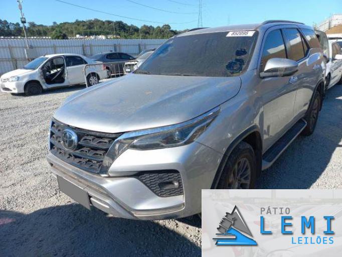 TOYOTA HILUX SW4 22/22 TOYOTA HILUX SW4 22/22