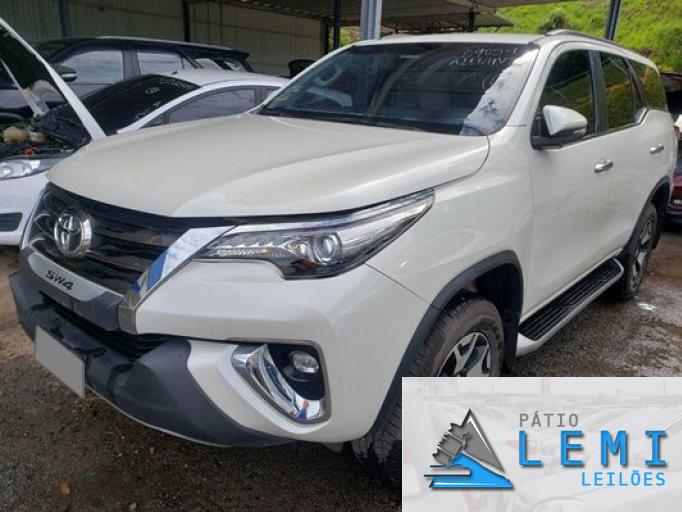 TOYOTA HILUX SW4 19/19 TOYOTA HILUX SW4 19/19
